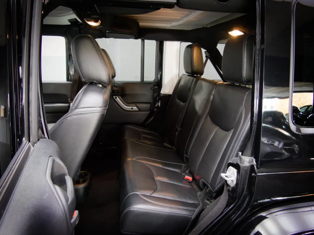 3.6 Rubicon JK Edition (HARDTOP CABRIO, OFF-ROAD BANDEN, LIER, VISION-Q KOPLAMPEN, LEDER, STOELVERWARMING)