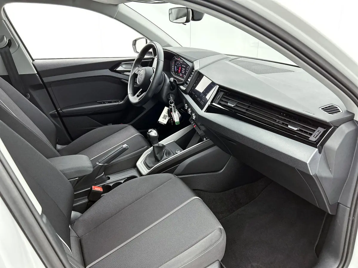 25 TFSI Pro Line 95 PK | Cruise Control | Parkeersensoren | Apple Carplay | Android Auto | Buitenspiegels inklapbaar |