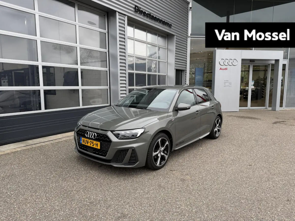 25 TFSI S edition 95 PK | Demo | Cruise Control l Airco l Apple Carplay / Android Auto l Privacy glas l Parkeersensoren l Audi virtual cockpit