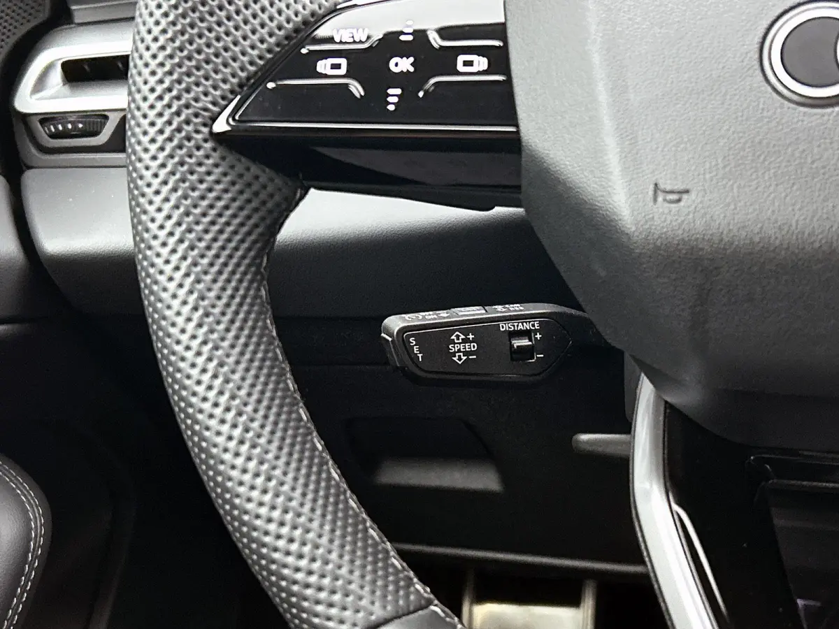 2.0 TFSI S edition 204 PK | Adaptive cruise control l Privacy glas l Achteruitrijcamera l Airco l Navigatie l Apple Carplay / Android Auto l Verwarmbare voorstoelen l Audi virtual cockpit pl