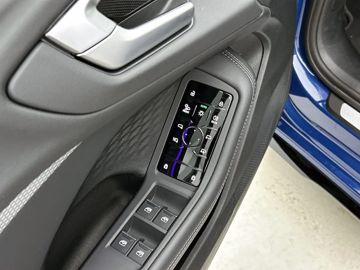 2.0 TFSI S edition 204 PK | Adaptive cruise control l Privacy glas l Achteruitrijcamera l Airco l Navigatie l Apple Carplay / Android Auto l Verwarmbare voorstoelen l Audi virtual cockpit pl