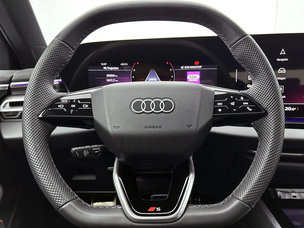 2.0 TFSI S edition 204 PK | Adaptive cruise control l Privacy glas l Achteruitrijcamera l Airco l Navigatie l Apple Carplay / Android Auto l Verwarmbare voorstoelen l Audi virtual cockpit pl