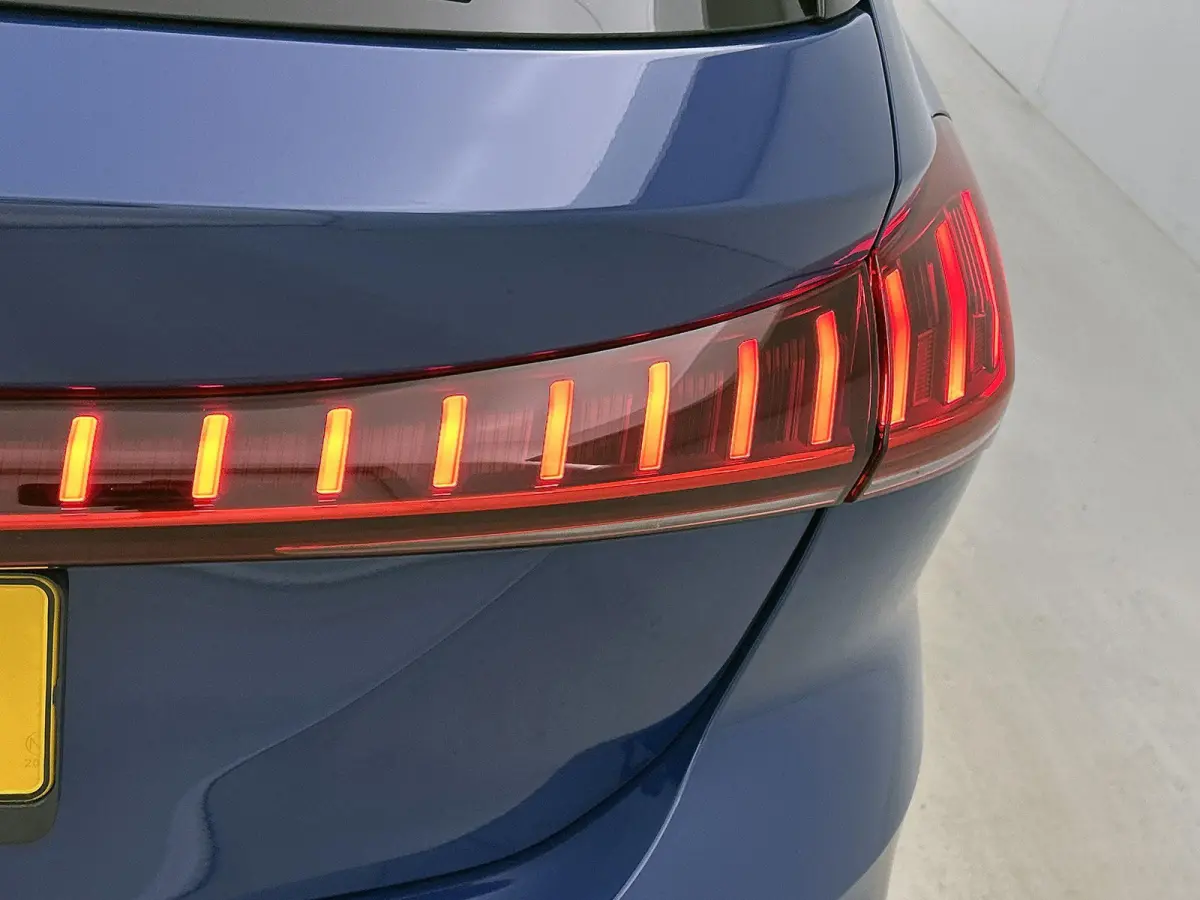 2.0 TFSI S edition 204 PK | Adaptive cruise control l Privacy glas l Achteruitrijcamera l Airco l Navigatie l Apple Carplay / Android Auto l Verwarmbare voorstoelen l Audi virtual cockpit pl