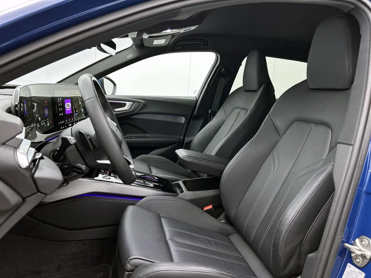 2.0 TFSI S edition 204 PK | Adaptive cruise control l Privacy glas l Achteruitrijcamera l Airco l Navigatie l Apple Carplay / Android Auto l Verwarmbare voorstoelen l Audi virtual cockpit pl