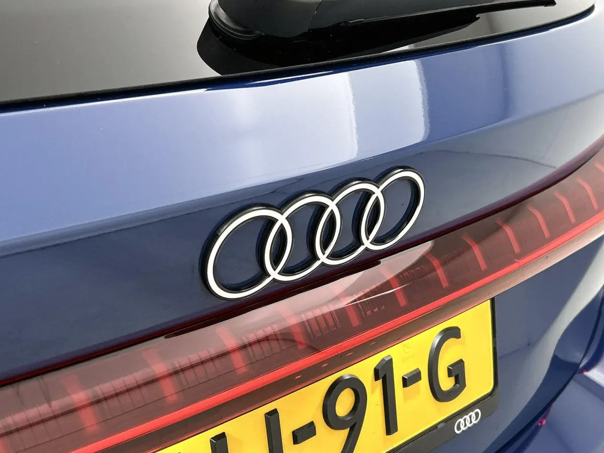 2.0 TFSI S edition 204 PK | Adaptive cruise control l Privacy glas l Achteruitrijcamera l Airco l Navigatie l Apple Carplay / Android Auto l Verwarmbare voorstoelen l Audi virtual cockpit pl