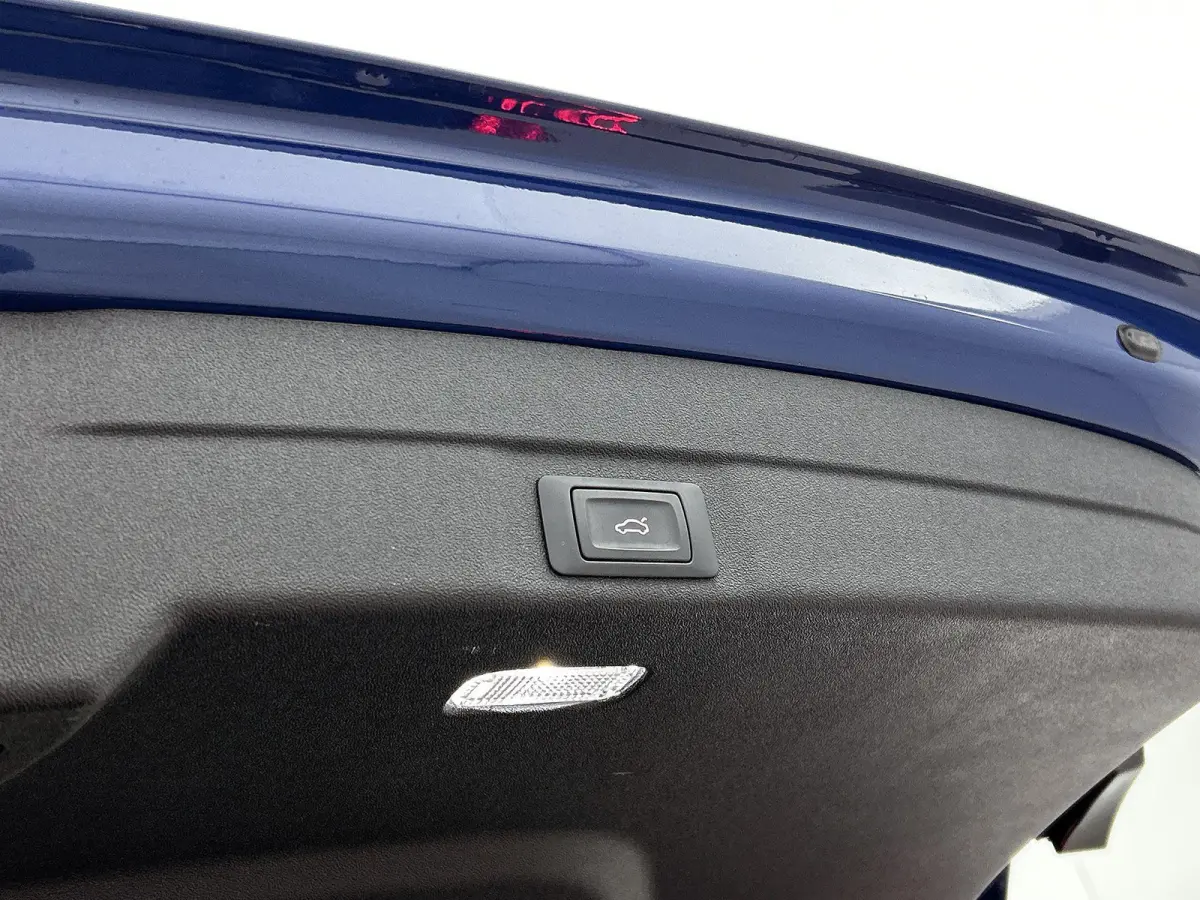 2.0 TFSI S edition 204 PK | Adaptive cruise control l Privacy glas l Achteruitrijcamera l Airco l Navigatie l Apple Carplay / Android Auto l Verwarmbare voorstoelen l Audi virtual cockpit pl