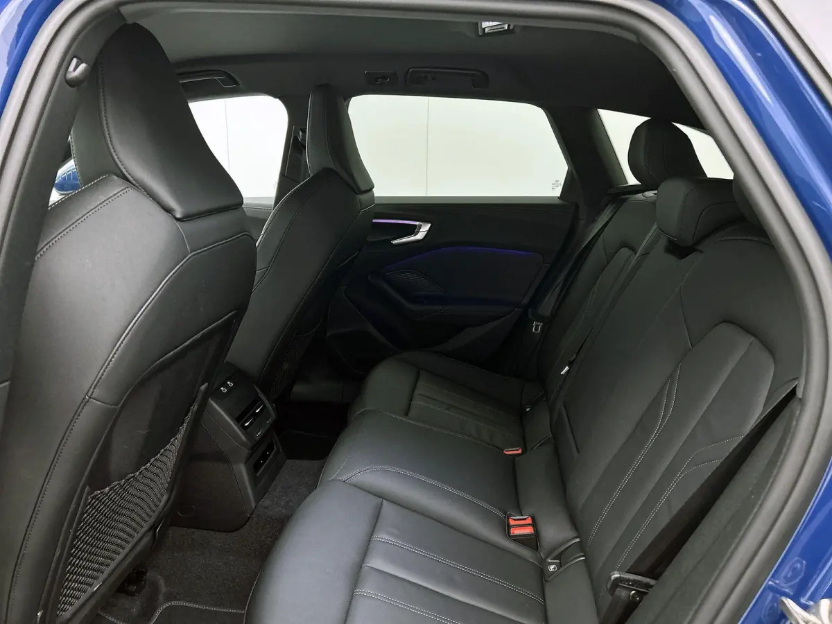 2.0 TFSI S edition 204 PK | Adaptive cruise control l Privacy glas l Achteruitrijcamera l Airco l Navigatie l Apple Carplay / Android Auto l Verwarmbare voorstoelen l Audi virtual cockpit pl