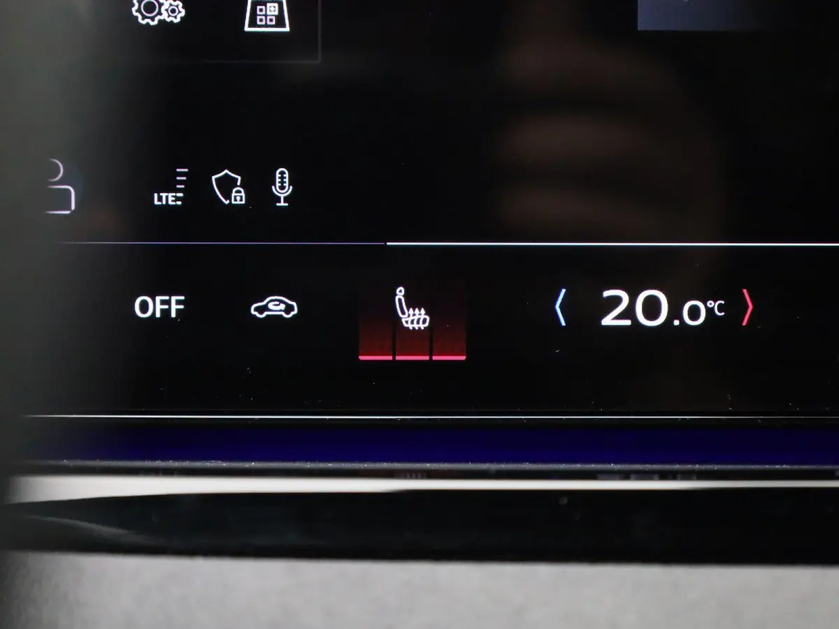 2.0 e-hybrid quattro Pro Line 299 PK | Demo | Adaptive cruise control l Elektr. vestelbare bestuurdersstoel met geheugen l Stoelverwarming l Navigatie l 360 graden camera l Dodehoekdetectie 