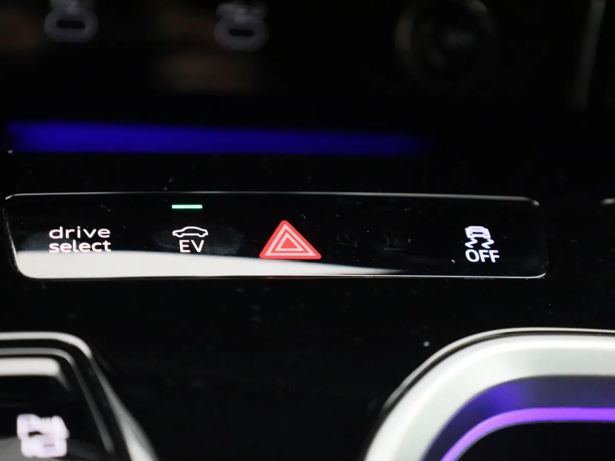 2.0 e-hybrid quattro Pro Line 299 PK | Demo | Adaptive cruise control l Elektr. vestelbare bestuurdersstoel met geheugen l Stoelverwarming l Navigatie l 360 graden camera l Dodehoekdetectie 