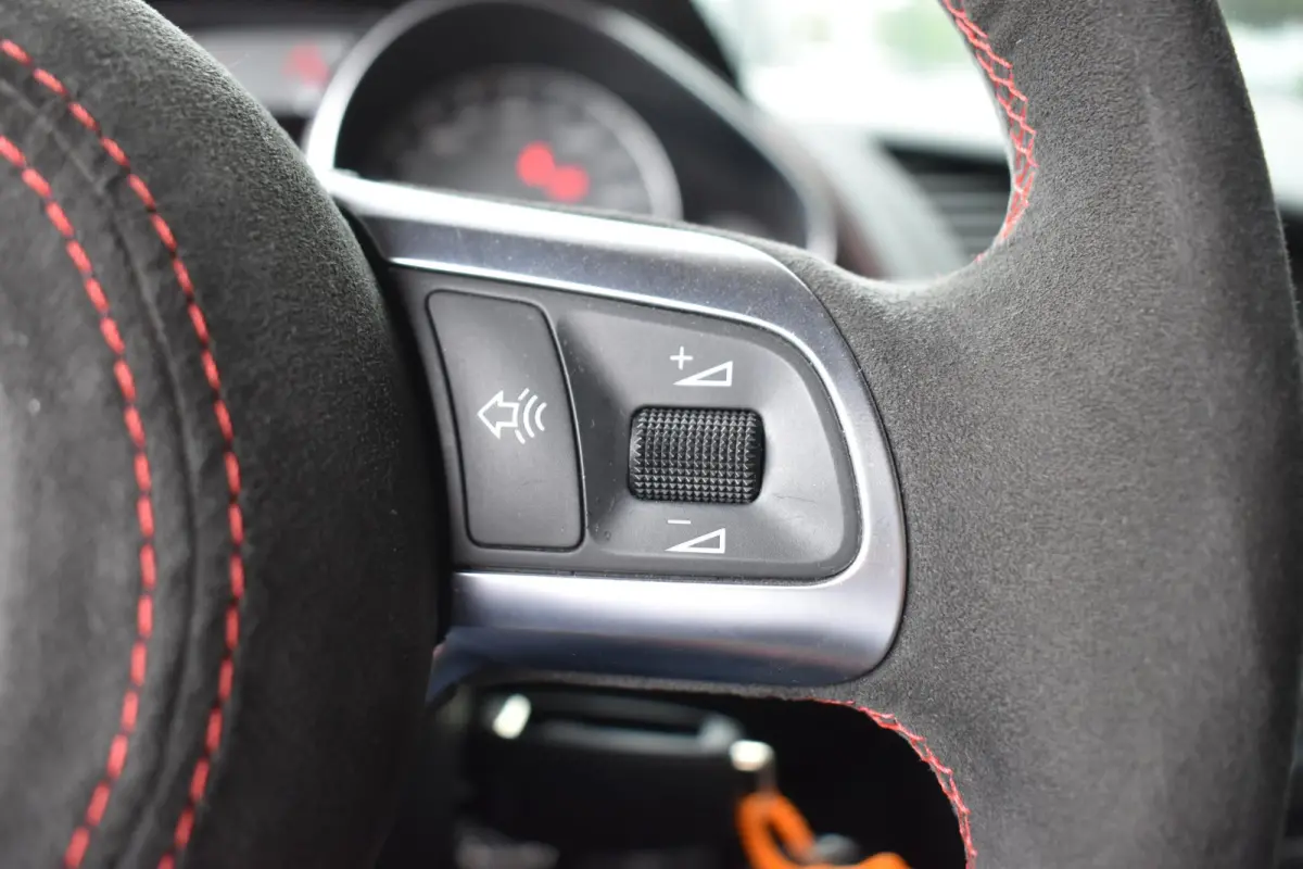 4.2 V8 FSI 49000KM! Audi R8 4.2 V8 FSI