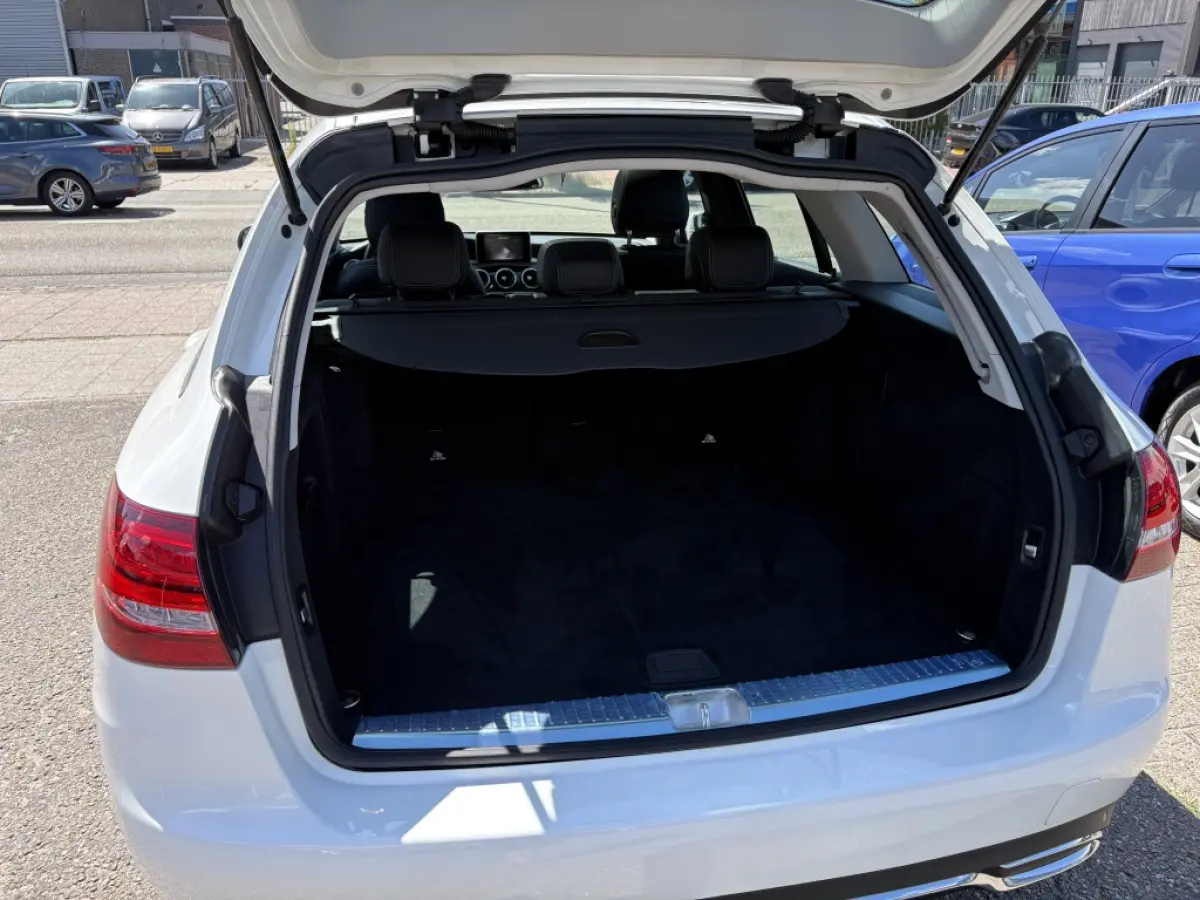 180 Sport Edition | AMG Styling | Panodak | Trekhaak | Navi | Camera