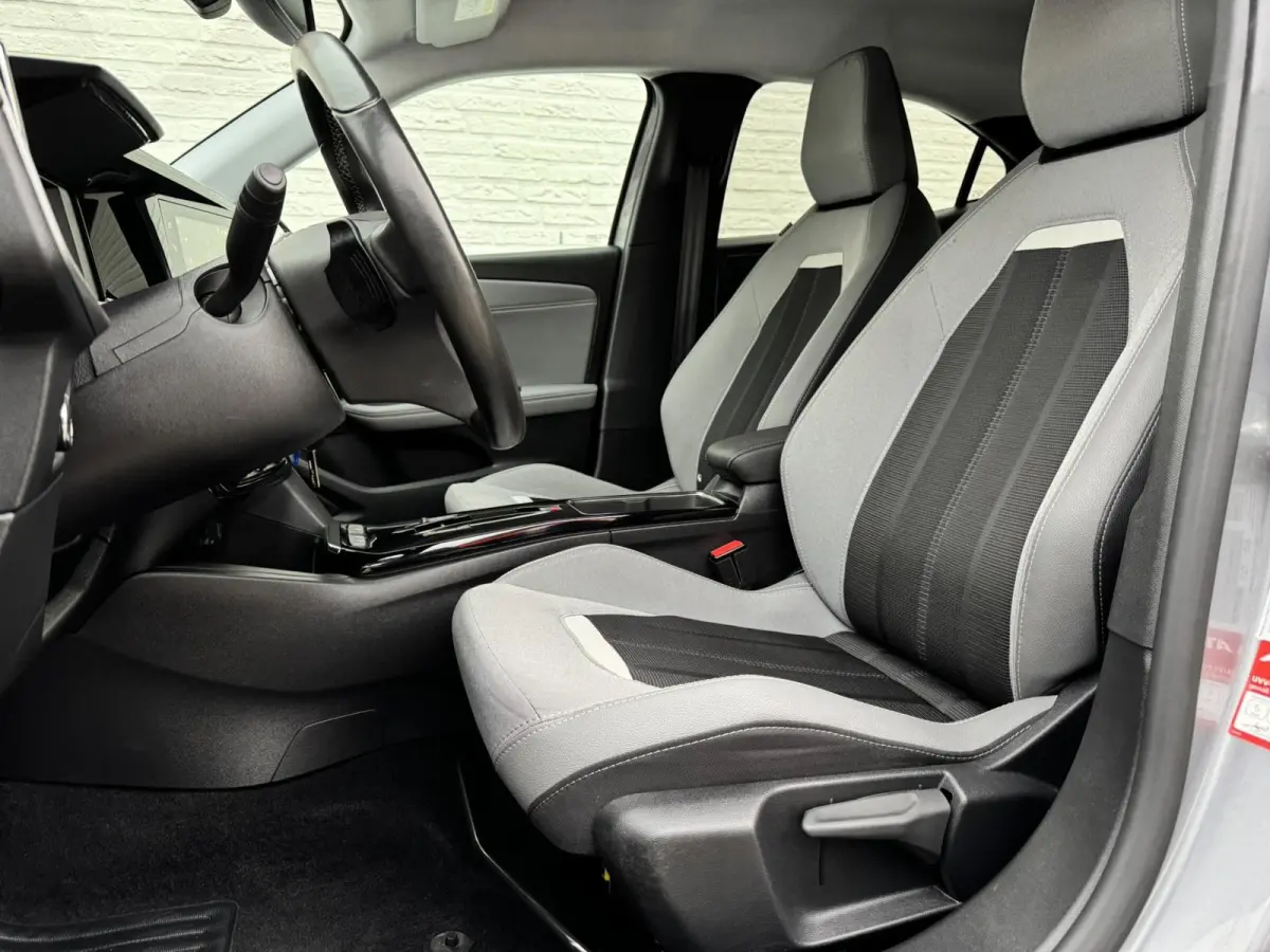 1.2 Turbo Elegance Cruise control Climate control Stoel- stuurverwarming Apple / Android Parkeersensoren plus camera