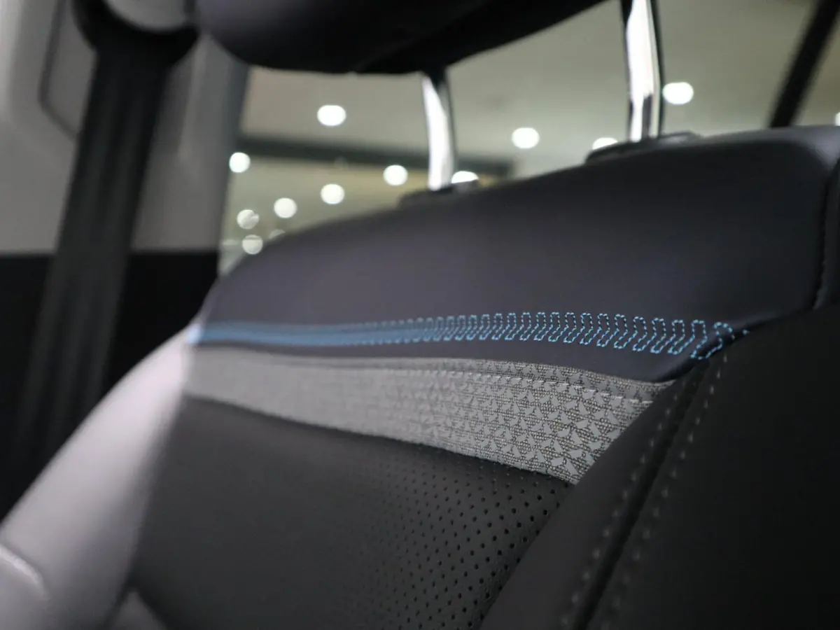 1.6 Plug-in Hybrid 180 ë-Series ë-Series - MASSAGE - PANORAMADAK - CAMERA VOOR + ACHTER