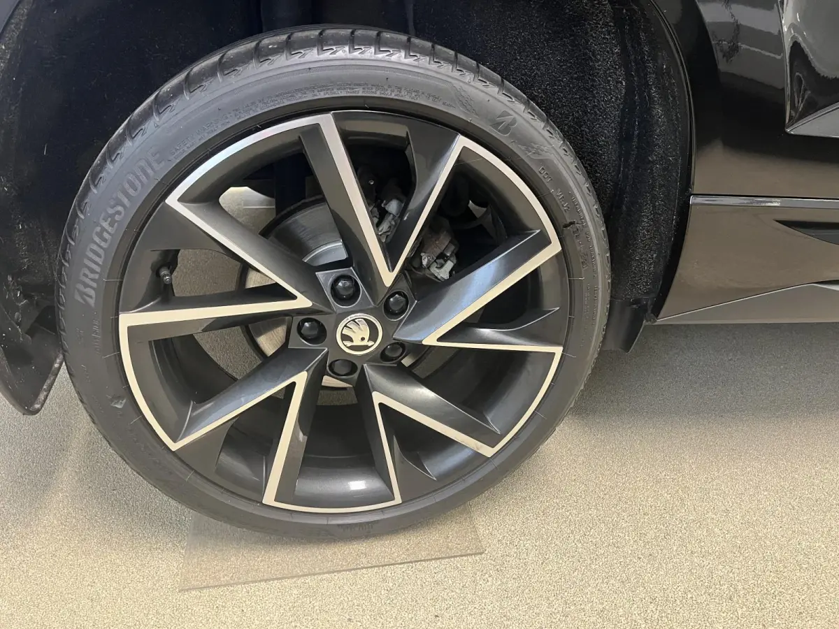 1.5 TSi DSG ACT Sportline Business | TREKHAAK | STOELVERW. | EL. ACHTERKLEP | 19" |