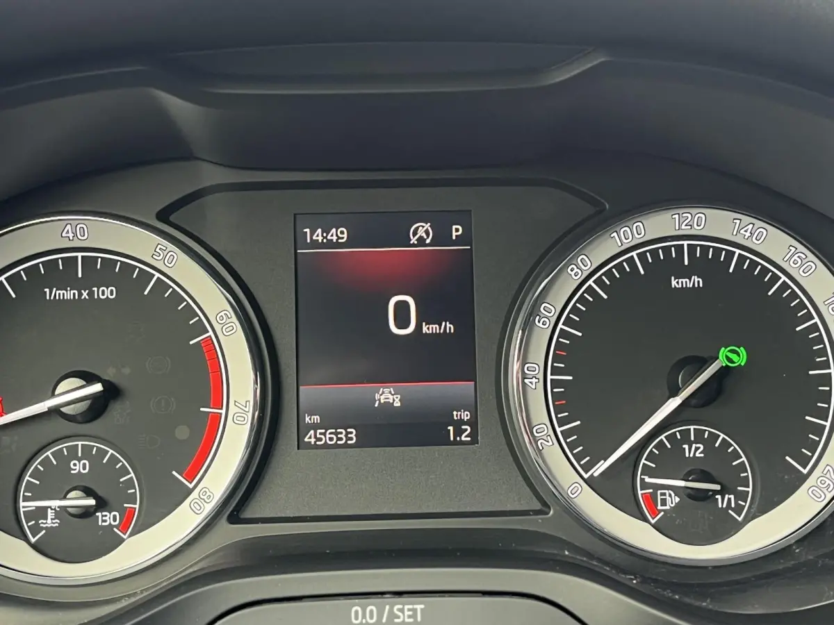 1.5 TSi DSG ACT Sportline Business | TREKHAAK | STOELVERW. | EL. ACHTERKLEP | 19" |
