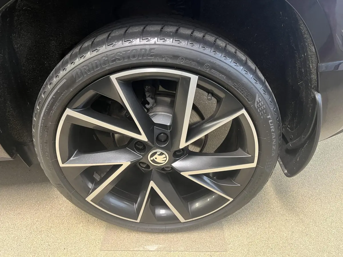 1.5 TSi DSG ACT Sportline Business | TREKHAAK | STOELVERW. | EL. ACHTERKLEP | 19" |
