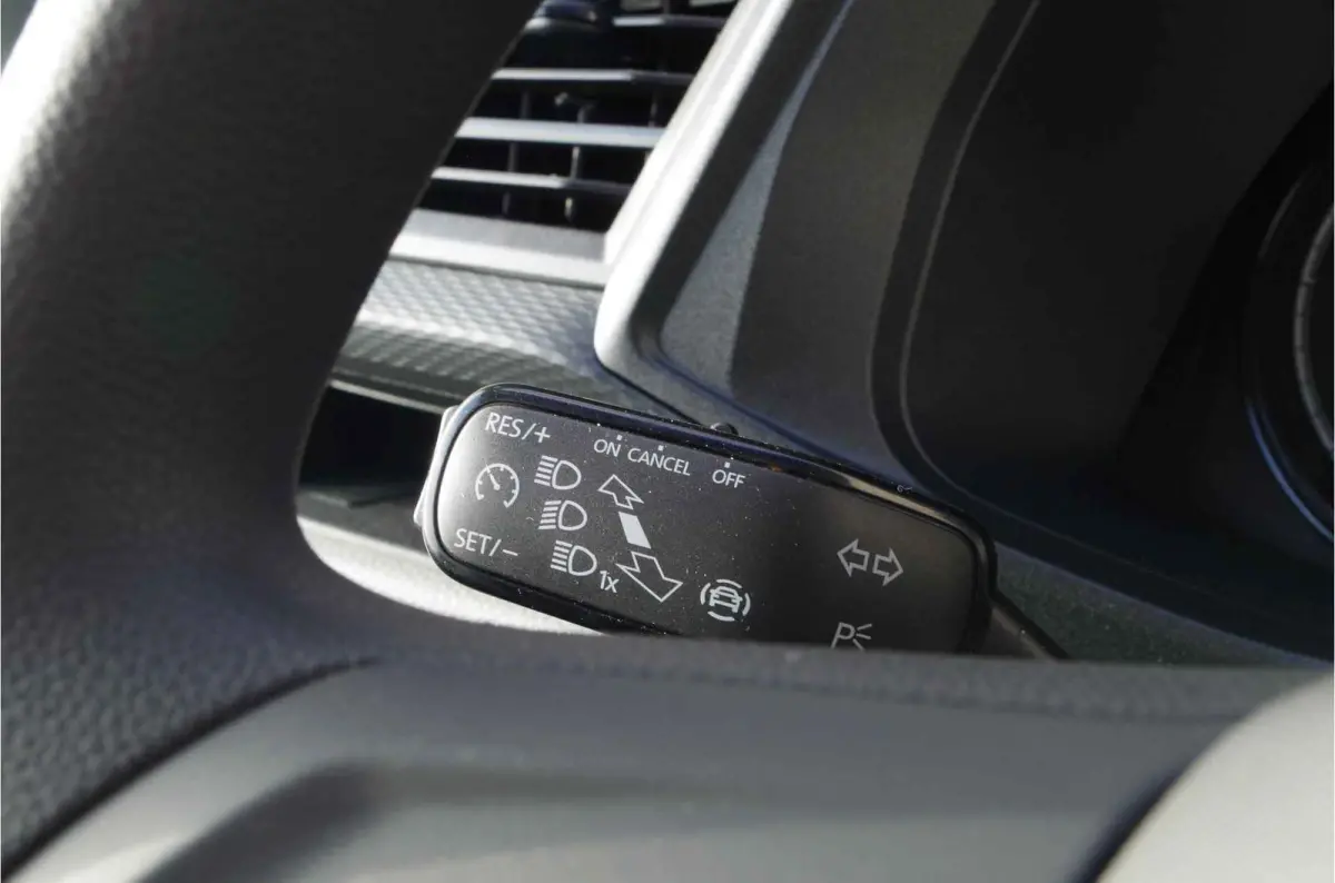 2.0 TDI L1H1 28 > 150pk/cruise control/3zit/bluetooth/7803