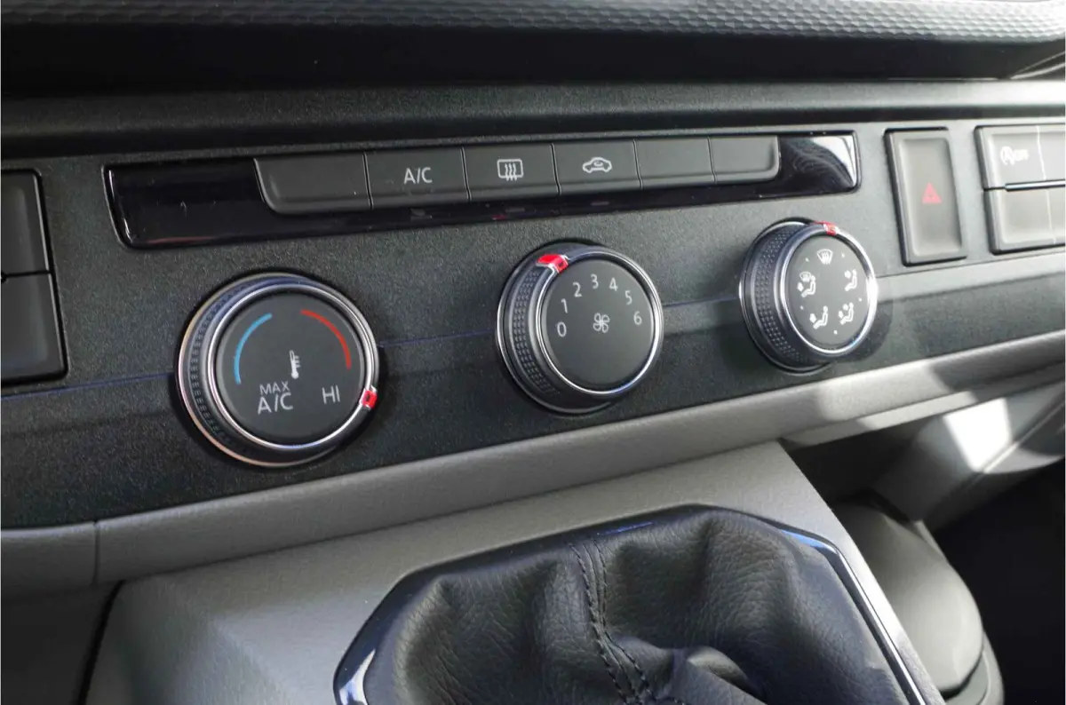 2.0 TDI L1H1 28 > 150pk/cruise control/3zit/bluetooth/7803