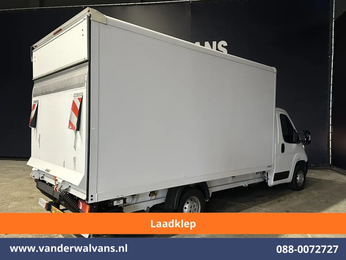 2.2 BlueHDi 141pk Bakwagen 436cm Lang Laadklep Euro6 Airco | 1075kg laadvermogen Bijrijdersbank