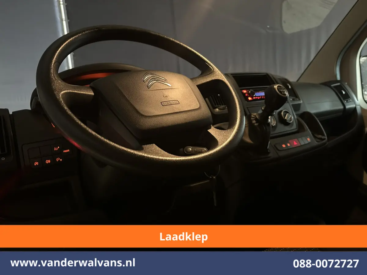 2.2 BlueHDi 141pk Bakwagen 436cm Lang Laadklep Euro6 Airco | 1075kg laadvermogen Bijrijdersbank