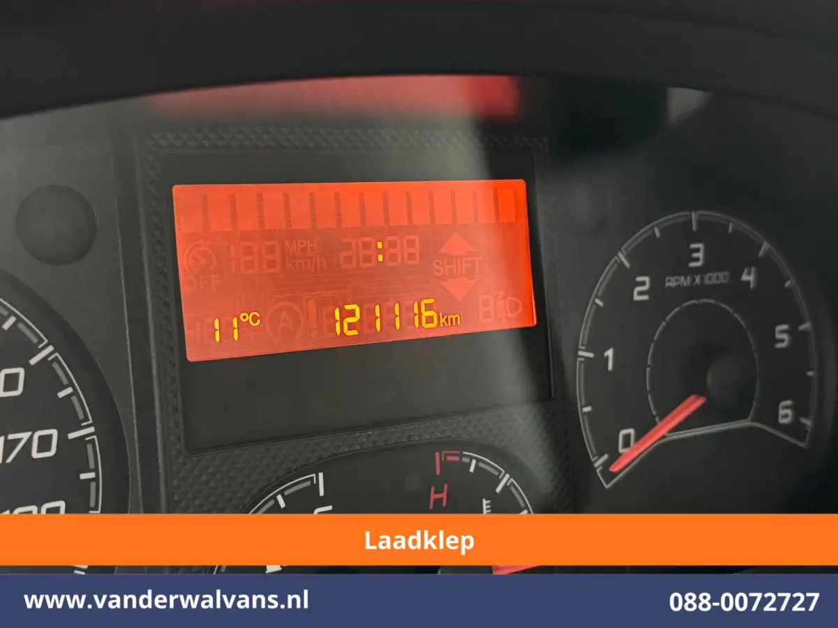 2.2 BlueHDi 141pk Bakwagen 436cm Lang Laadklep Euro6 Airco | 1075kg laadvermogen Bijrijdersbank