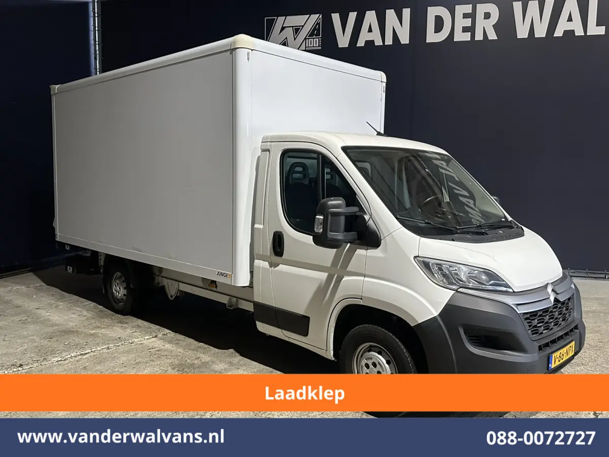 2.2 BlueHDi 141pk Bakwagen 436cm Lang Laadklep Euro6 Airco | 1075kg laadvermogen Bijrijdersbank