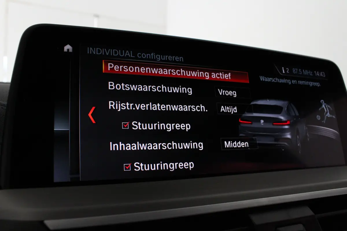 M40i High Executive 354pk > Pano.scuif/360°/H&K/Driving Assistant Plus