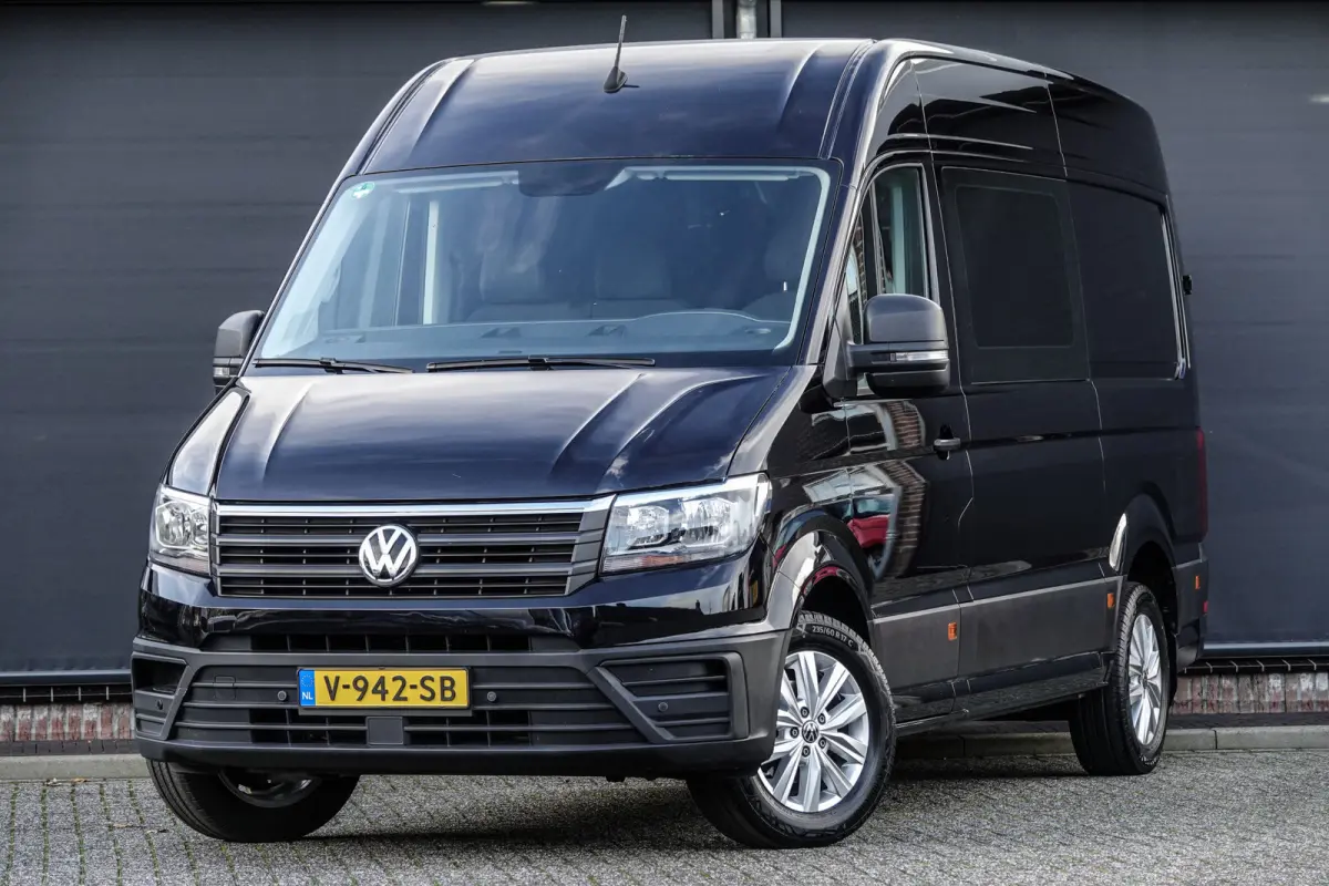 L3H2 | 2.0Tdi 140Pk Aut. | 35 | Dubbele Cabine | 6-Persoons | Trekhaak | 17'' | Deepblack