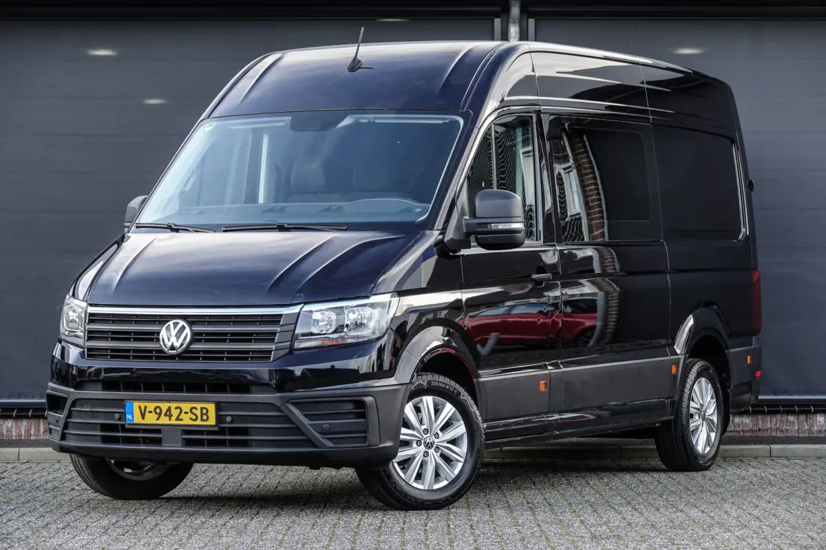 L3H2 | 2.0Tdi 140Pk Aut. | 35 | Dubbele Cabine | 6-Persoons | Trekhaak | 17'' | Deepblack