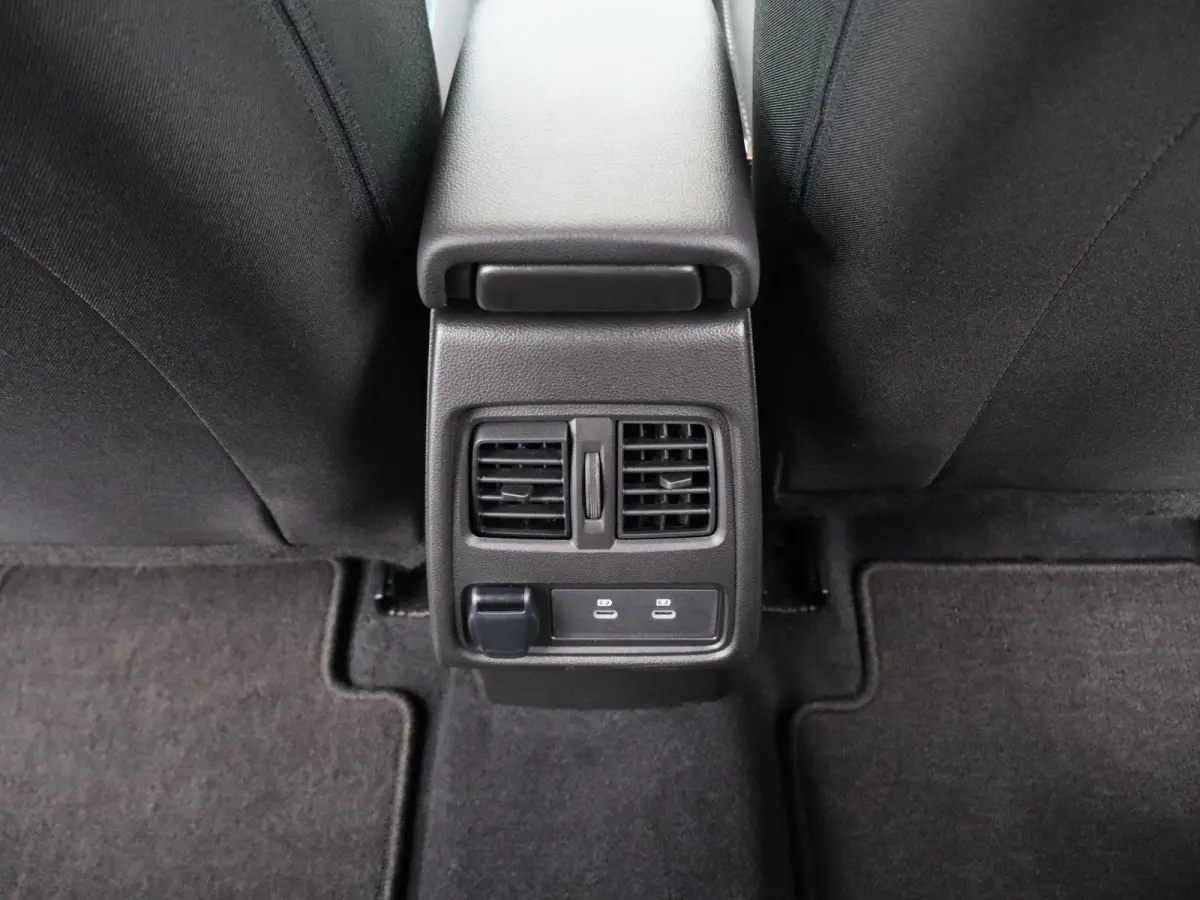 evolution full hybrid E-Tech 145 | Parkeercamera | Navigatie |