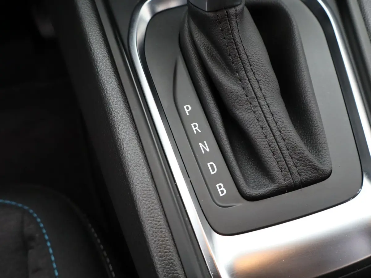evolution full hybrid E-Tech 145 | Parkeercamera | Navigatie |