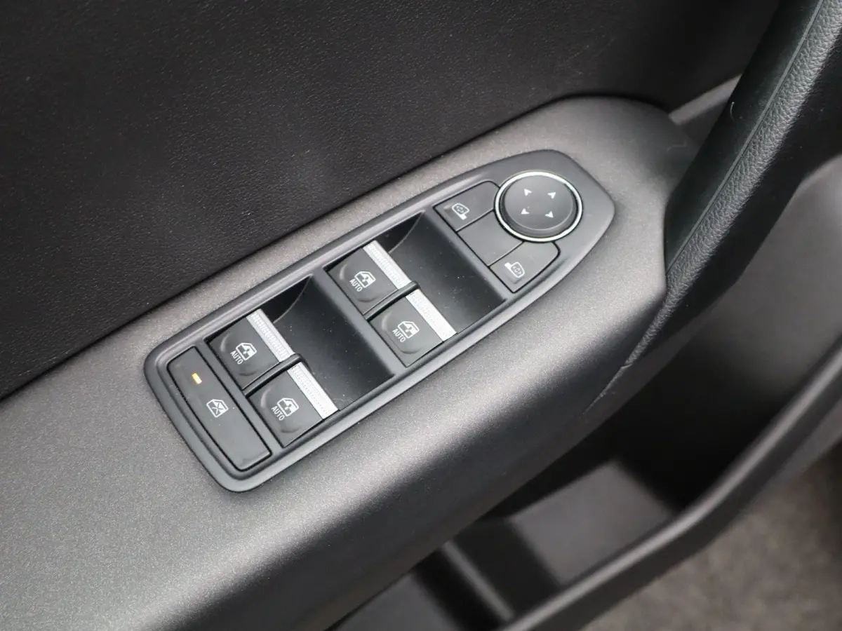 evolution full hybrid E-Tech 145 | Parkeercamera | Navigatie |