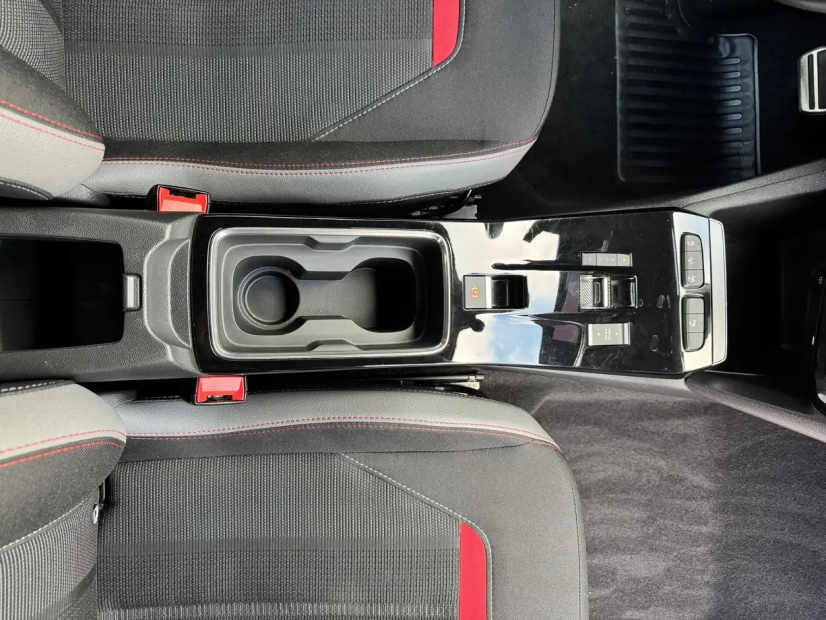 1.2 Turbo GS Line Adaptive cruise Climate control Dodehoekdetectie Parkeercamera/sensoren Apple/Android carplay