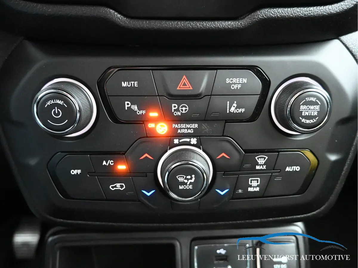 1.4 MultiAir Limited, camera, adapt. cruise, navi, 2 x PDC, clima, voll. onderh. historie