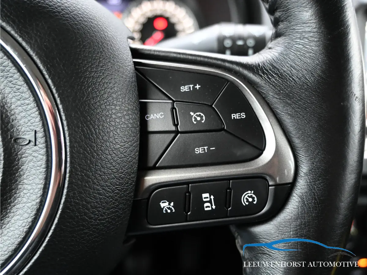 1.4 MultiAir Limited, camera, adapt. cruise, navi, 2 x PDC, clima, voll. onderh. historie
