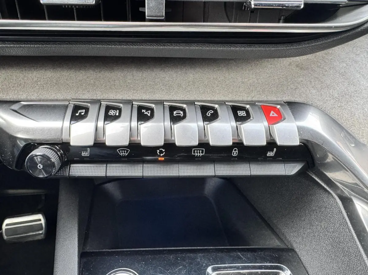 1.6 PureTech Blue Lease GT / CARPLAY / TREKHAAK