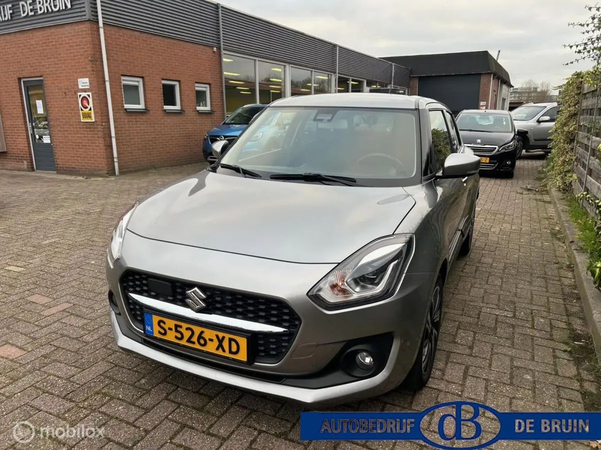 1.2 Style Smart Hybrid Automaat Navigatie, camera