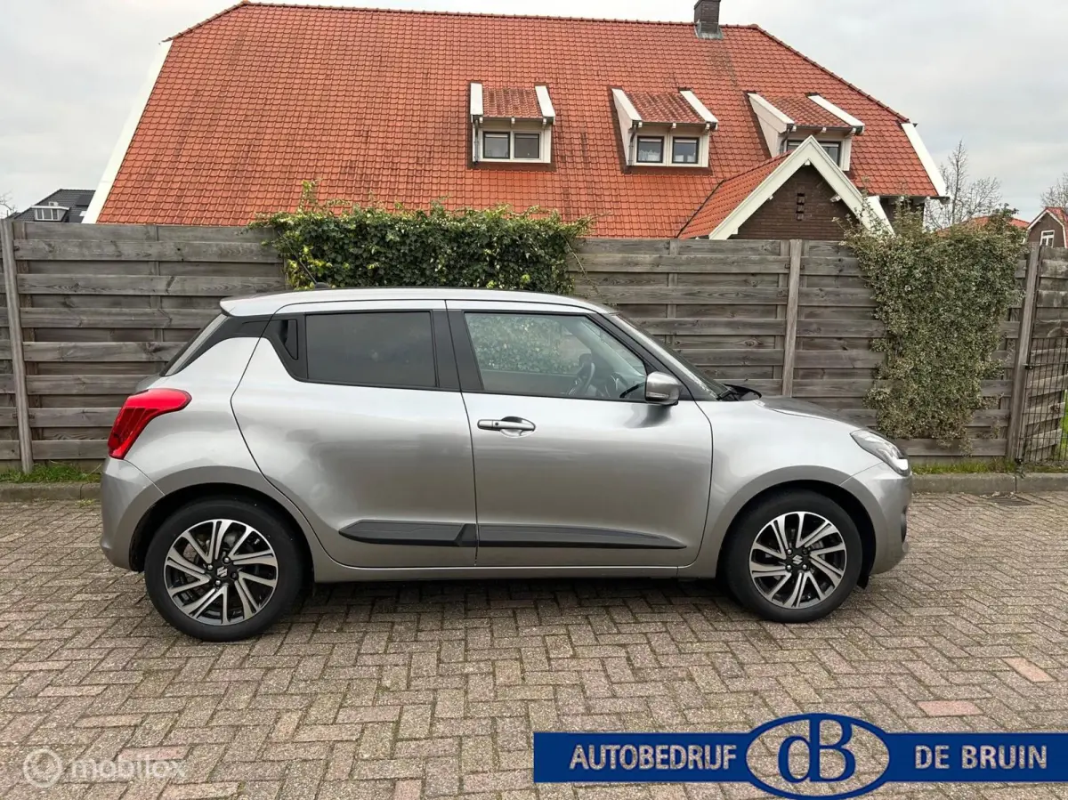 1.2 Style Smart Hybrid Automaat Navigatie, camera