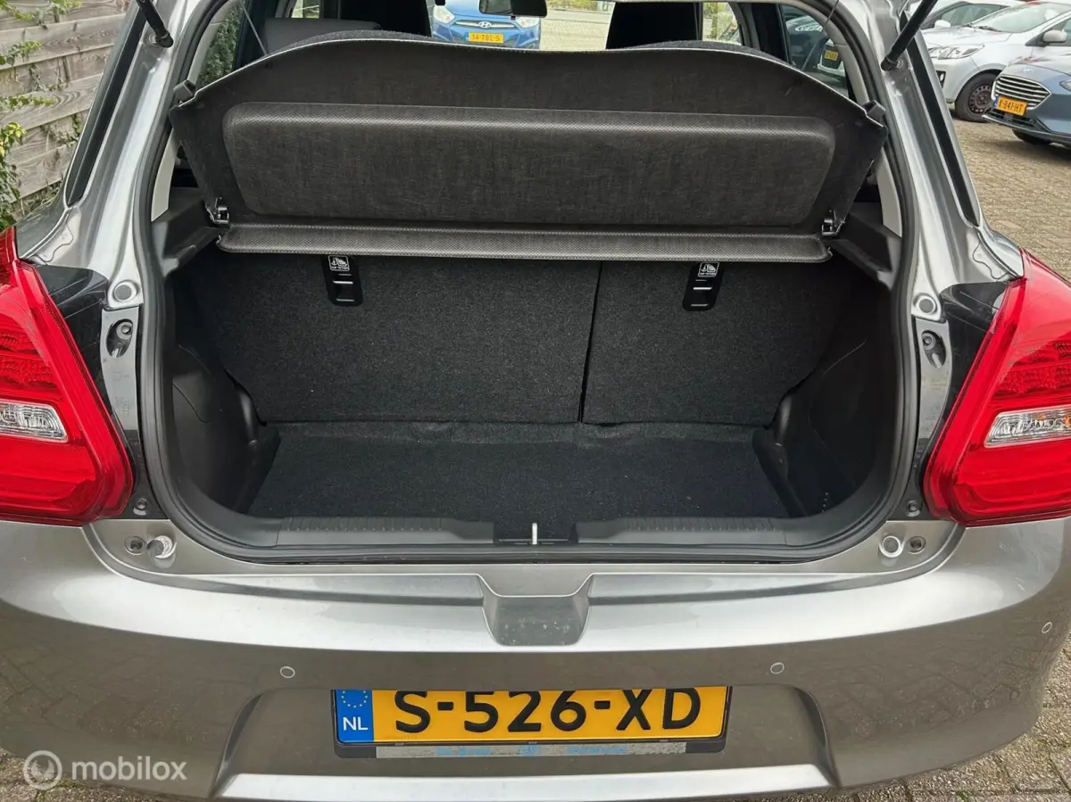 1.2 Style Smart Hybrid Automaat Navigatie, camera
