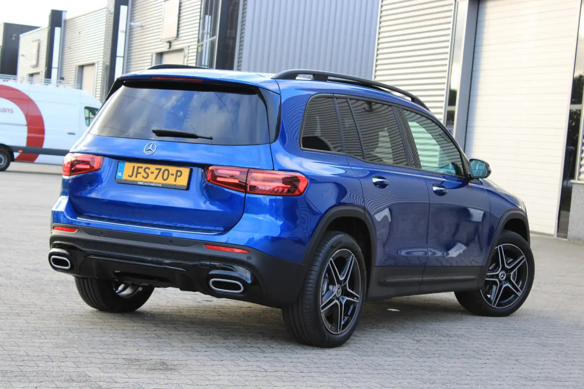 180 AMG 7 Persoons Facelift | Pano | Trekhaak | Multibeam LED | Keyless | Stoelverwarming | Spectraalblauw