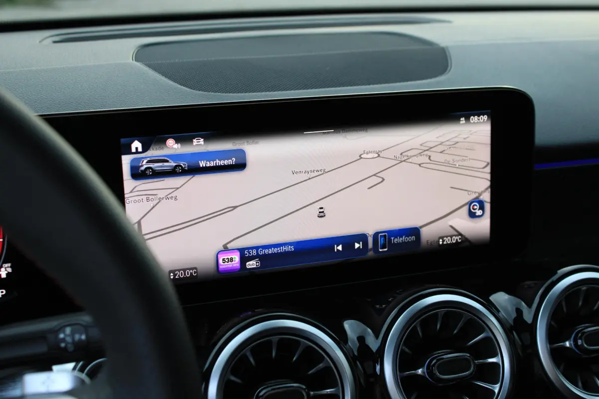 180 AMG 7 Persoons Facelift | Pano | Trekhaak | Multibeam LED | Keyless | Stoelverwarming | Spectraalblauw