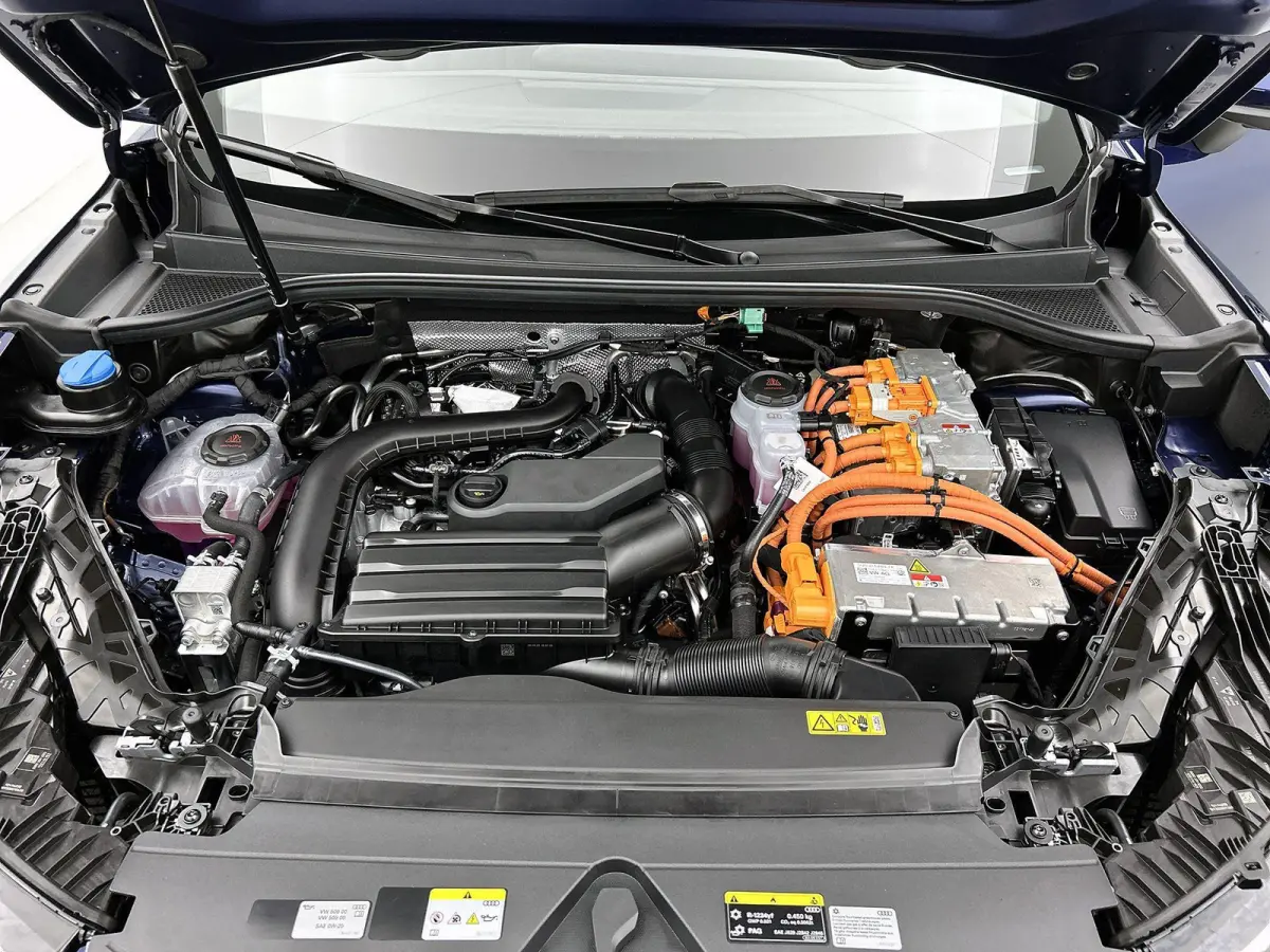 1.5 200kW e-hybrid S edition 272 PK | S line | Navigatiesysteem | Achteruitrijcamera | Adaptieve cruise controle | Tech plus | Stoelverwarming | Privacy glas | Audi drive select | LED achter