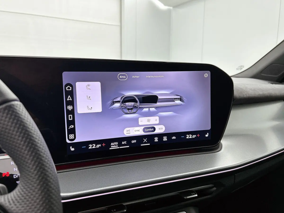 1.5 200kW e-hybrid S edition 272 PK | S line | Navigatiesysteem | Achteruitrijcamera | Adaptieve cruise controle | Tech plus | Stoelverwarming | Privacy glas | Audi drive select | LED achter