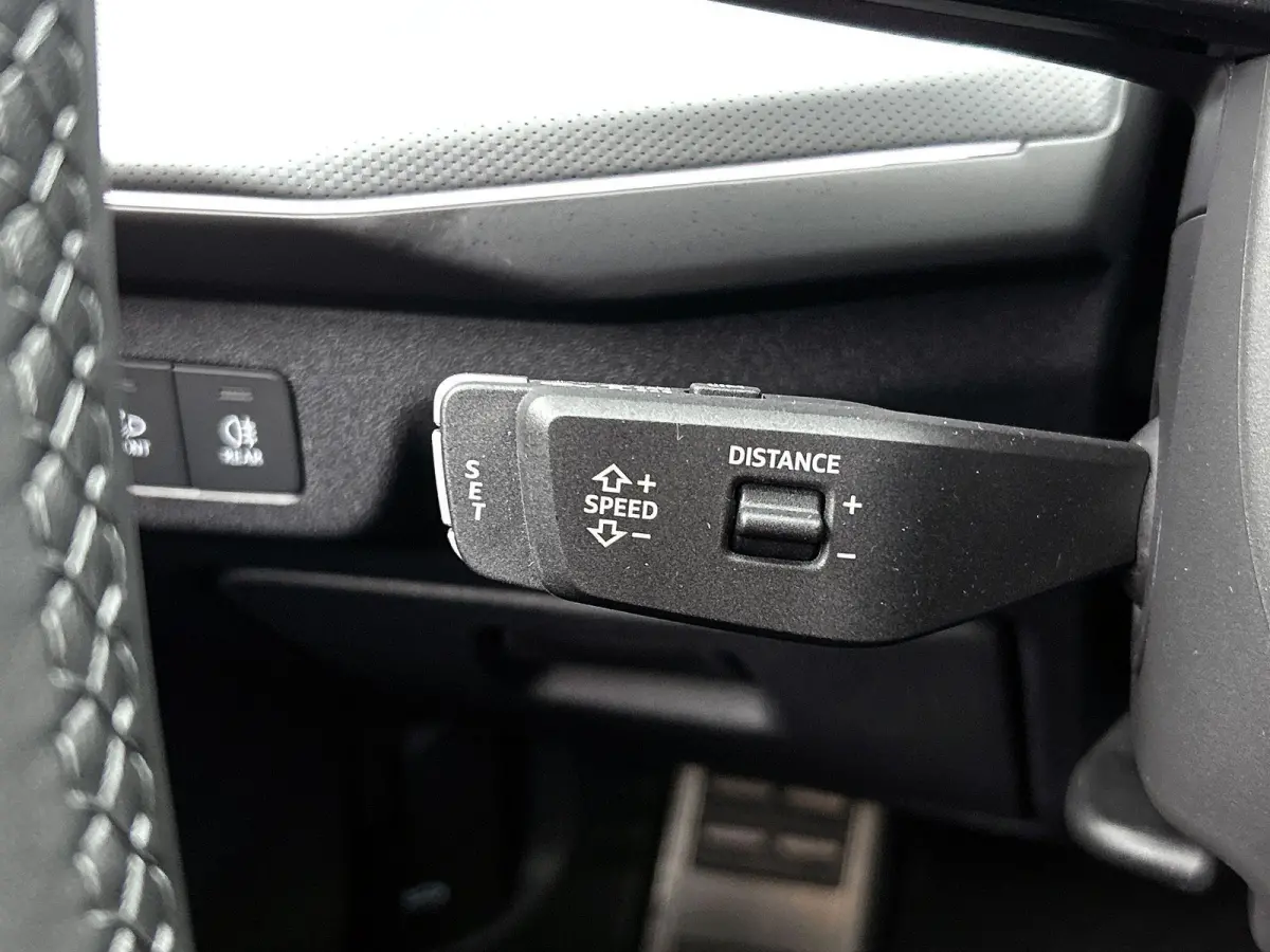1.5 200kW e-hybrid S edition 272 PK | S line | Navigatiesysteem | Achteruitrijcamera | Adaptieve cruise controle | Tech plus | Stoelverwarming | Privacy glas | Audi drive select | LED achter
