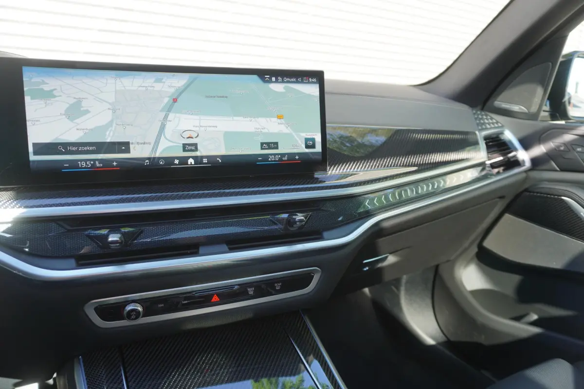 xDrive50e M Sportpakket Pro | Travel Pack | Innovation Pack | Soft-Close-Automatic voor portieren | Glazen panoramadak | Driving Assistant Professional | HIFI System Harman Kardon |