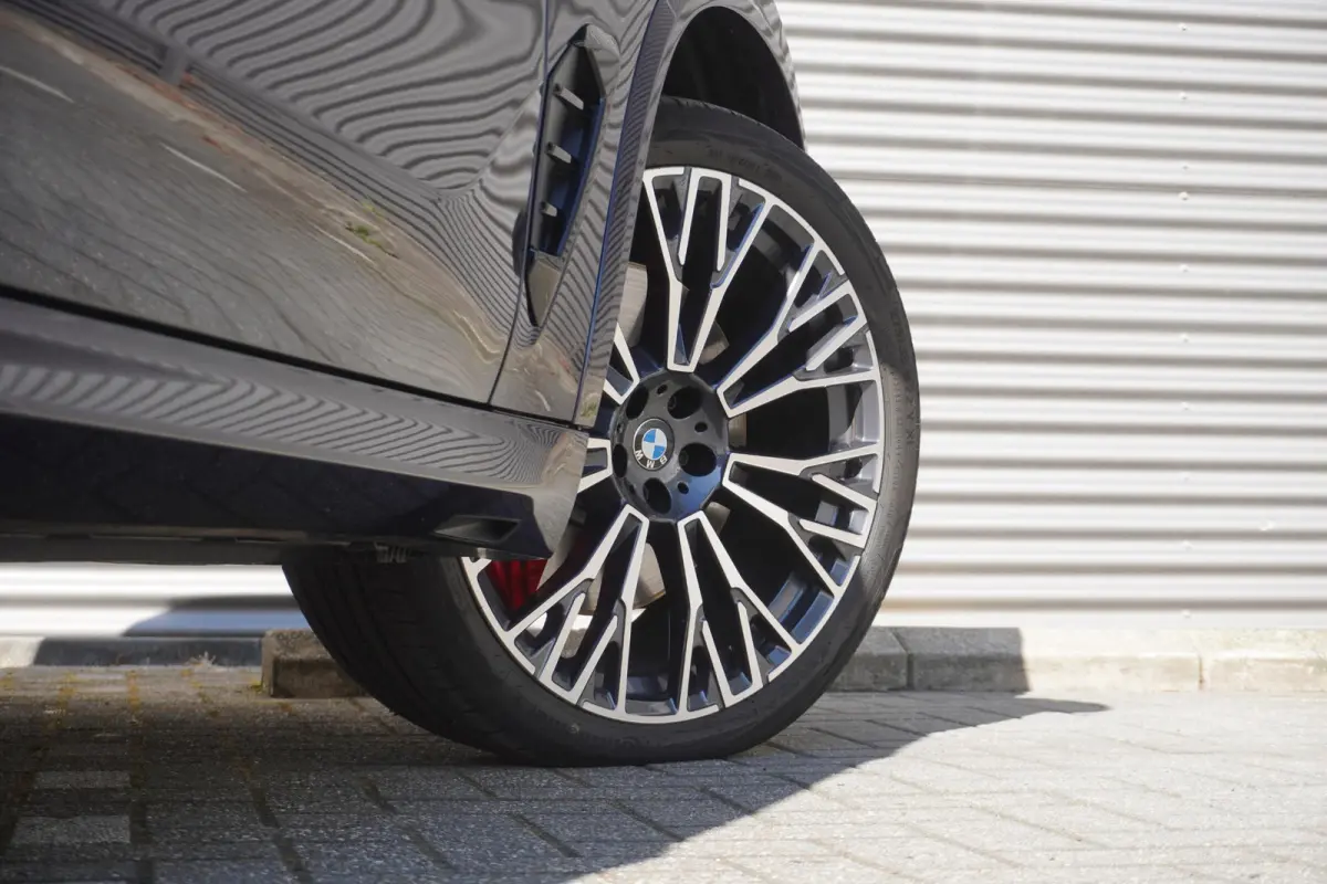 xDrive50e M Sportpakket Pro | Travel Pack | Innovation Pack | Soft-Close-Automatic voor portieren | Glazen panoramadak | Driving Assistant Professional | HIFI System Harman Kardon |