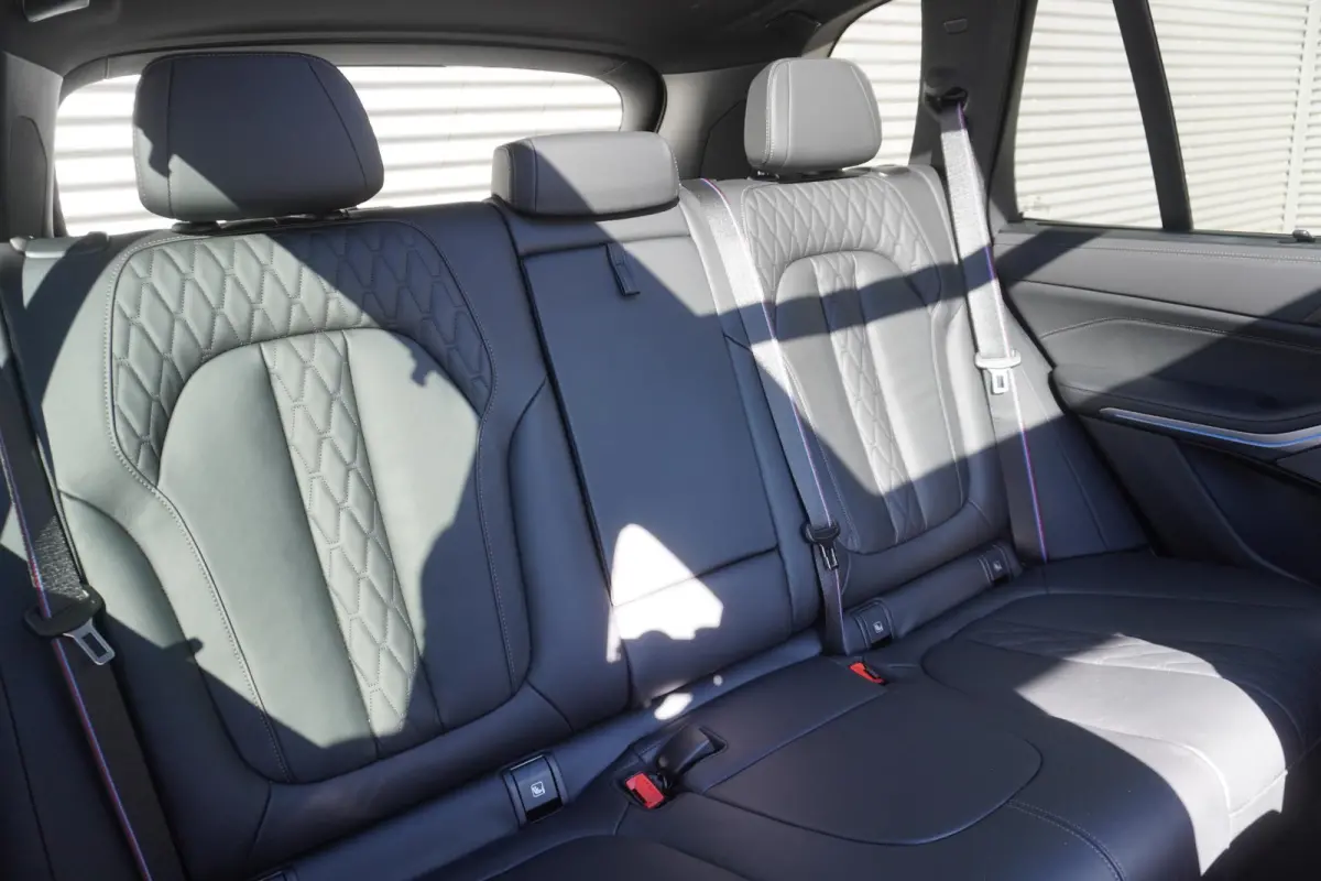xDrive50e M Sportpakket Pro | Travel Pack | Innovation Pack | Soft-Close-Automatic voor portieren | Glazen panoramadak | Driving Assistant Professional | HIFI System Harman Kardon |
