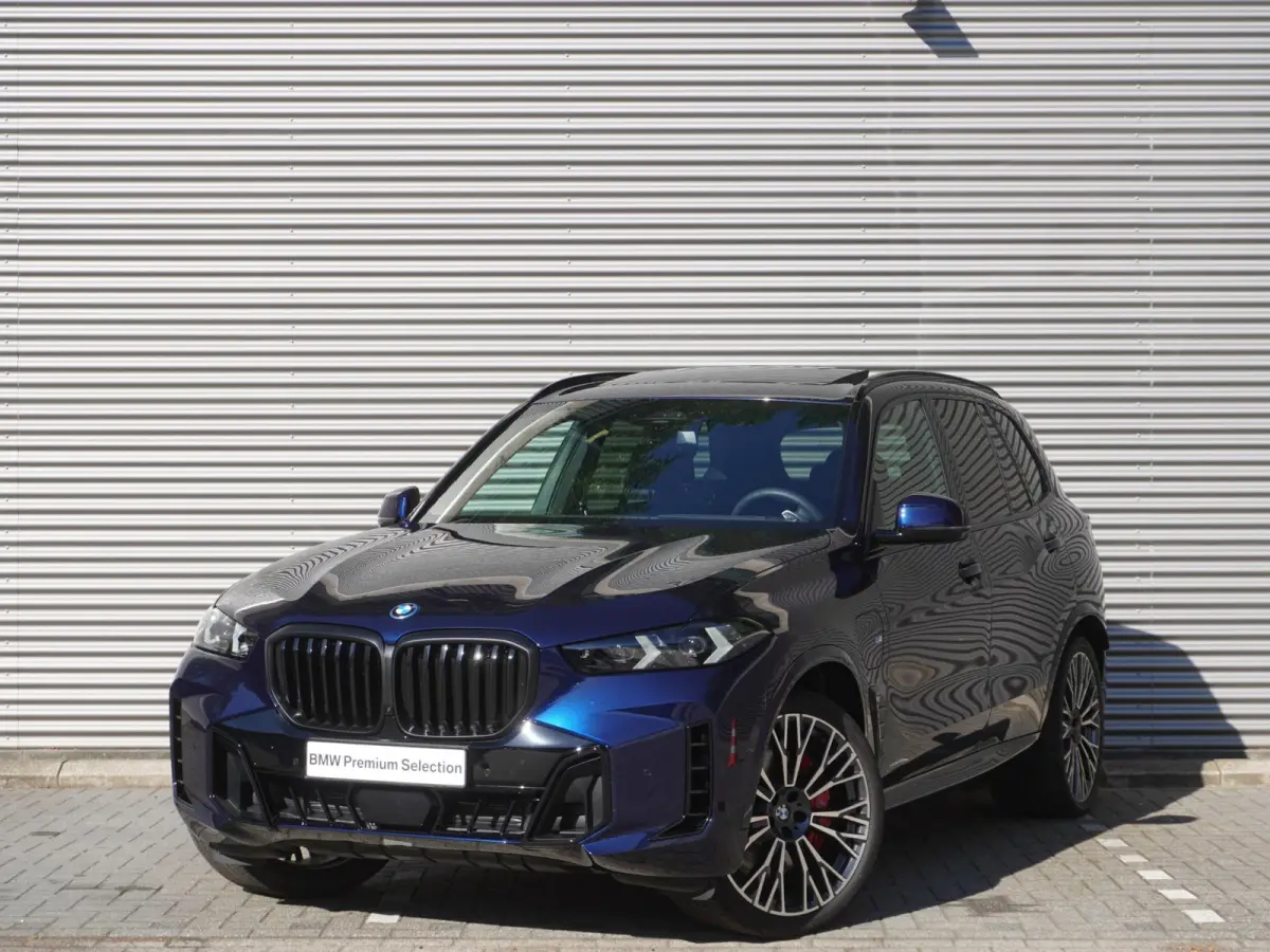xDrive50e M Sportpakket Pro | Travel Pack | Innovation Pack | Soft-Close-Automatic voor portieren | Glazen panoramadak | Driving Assistant Professional | HIFI System Harman Kardon |