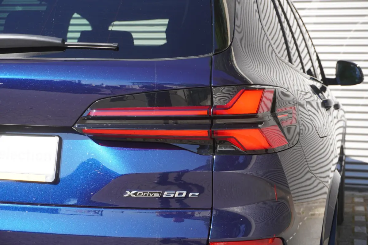 xDrive50e M Sportpakket Pro | Travel Pack | Innovation Pack | Soft-Close-Automatic voor portieren | Glazen panoramadak | Driving Assistant Professional | HIFI System Harman Kardon |