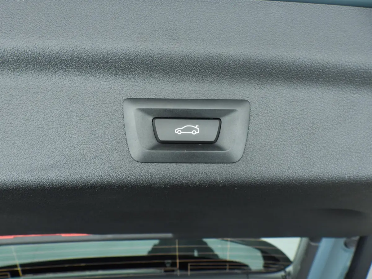 xDrive30 | M-Sportpakket | LED | Leder | Navigatie | Panoramadak | Stoelverwarming | DAB | Alu 19 inch
